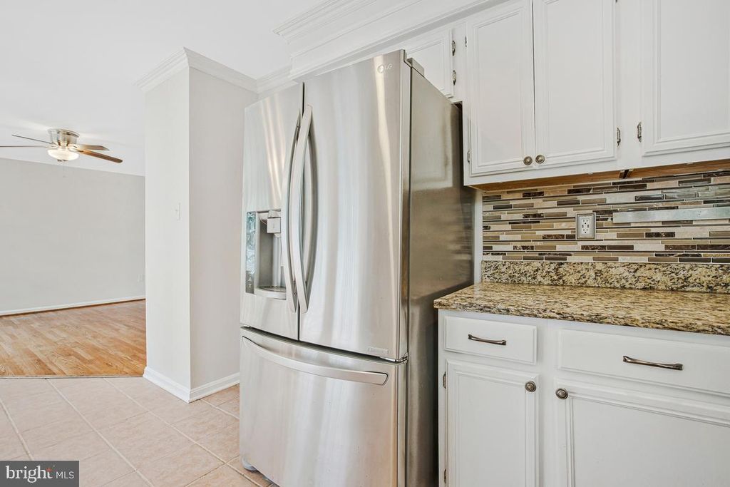 Image 15 of property listing at 6707 POTOMAC HUNT CT, Elkridge, MD 21075