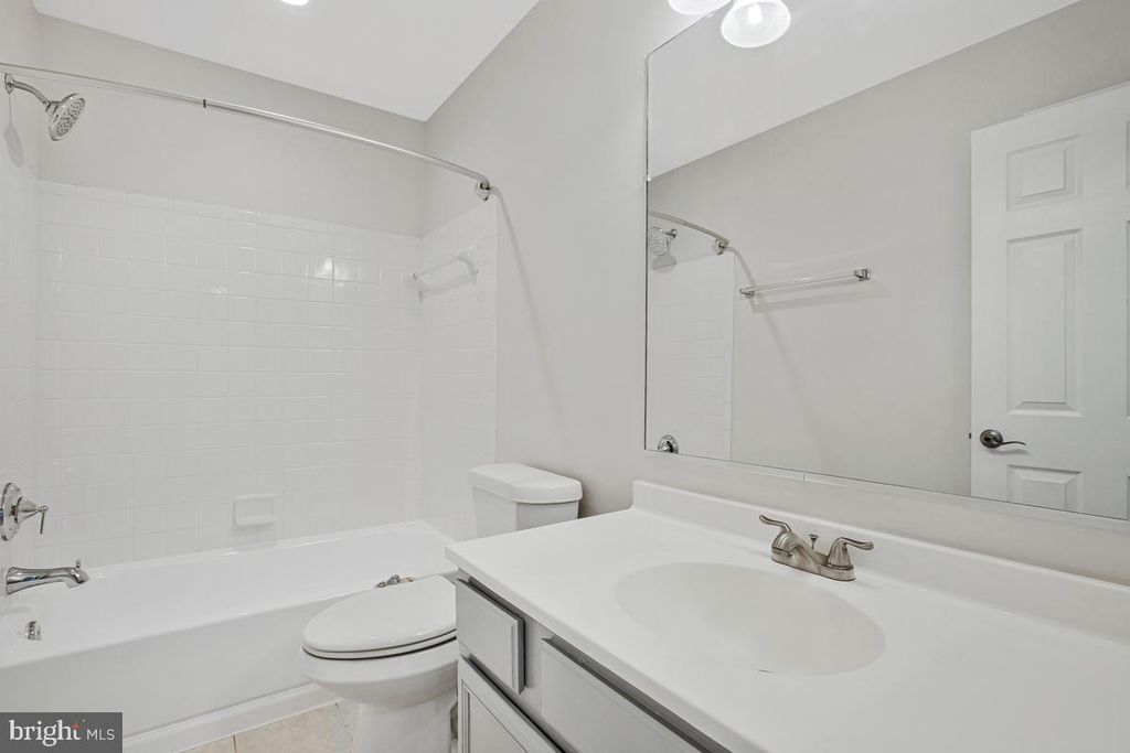 Image 32 of property listing at 6707 POTOMAC HUNT CT, Elkridge, MD 21075
