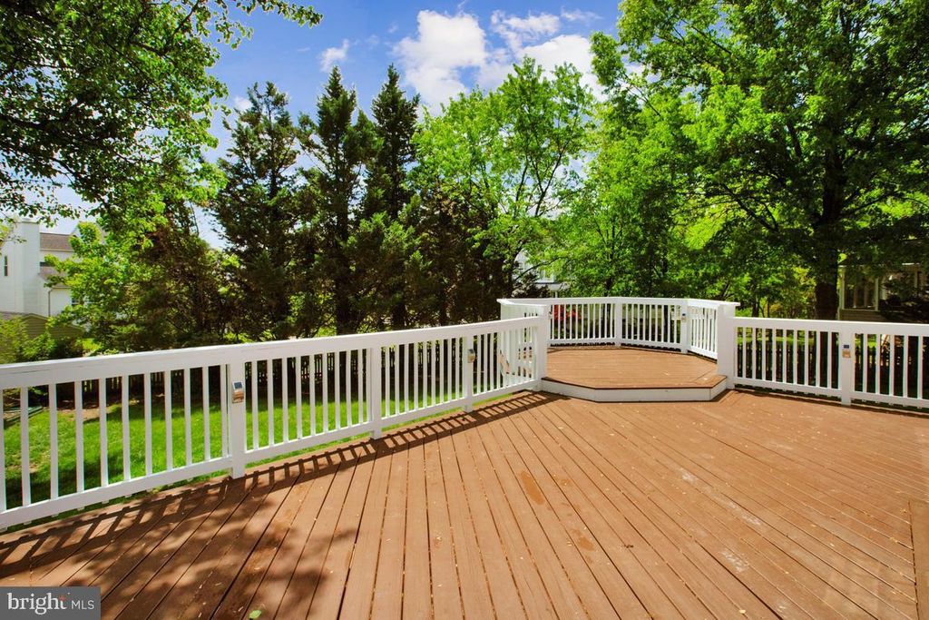 Image 38 of property listing at 6707 POTOMAC HUNT CT, Elkridge, MD 21075