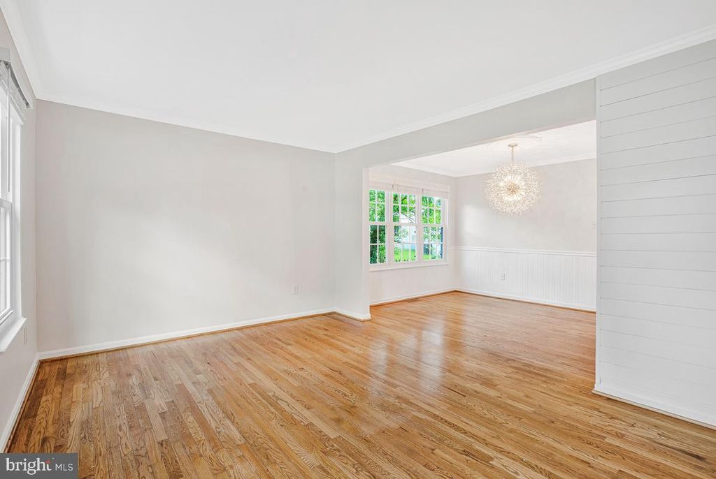 Image 6 of property listing at 6707 POTOMAC HUNT CT, Elkridge, MD 21075