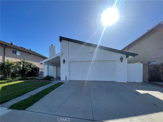 11665 Mindanao, Cypress, CA 90630