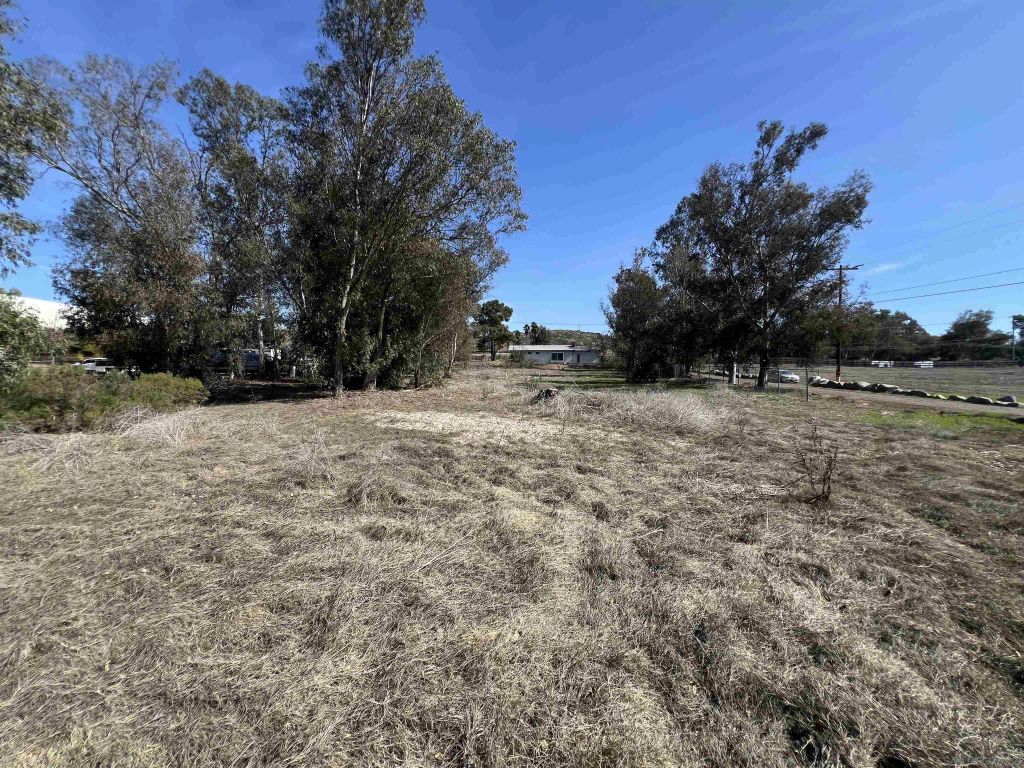 Image 14 of property listing at 0 Country Club Dr 0, Escondido, CA 92029