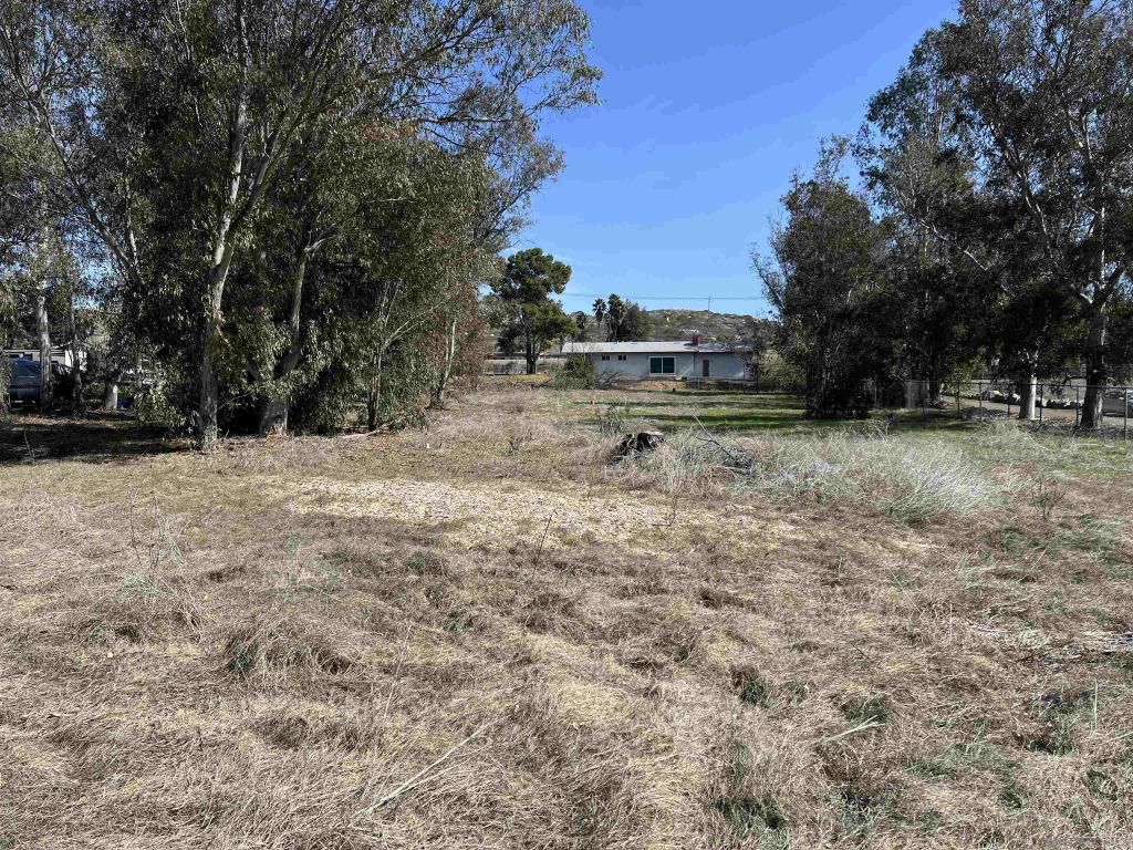 Image 15 of property listing at 0 Country Club Dr 0, Escondido, CA 92029