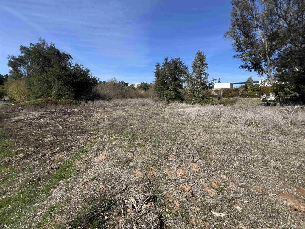 Image 4 of property listing at 0 Country Club Dr 0, Escondido, CA 92029