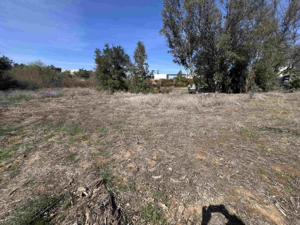 Image 5 of property listing at 0 Country Club Dr 0, Escondido, CA 92029