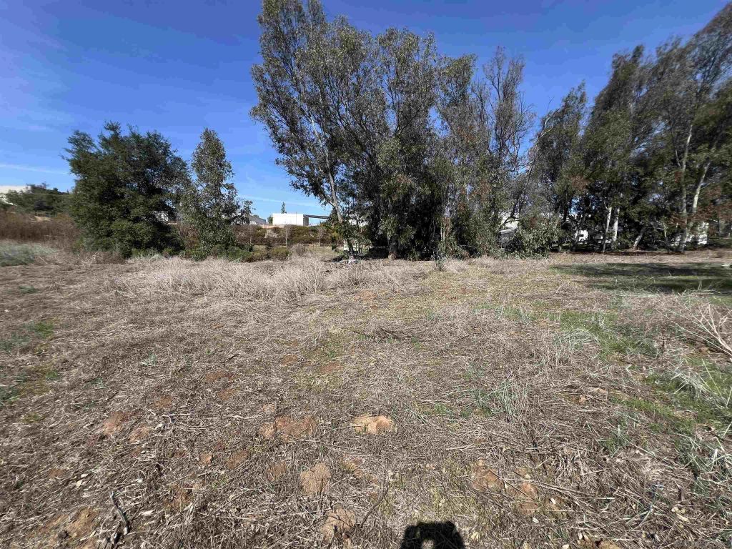 Image 9 of property listing at 0 Country Club Dr 0, Escondido, CA 92029