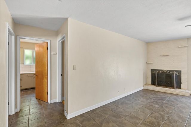 533 W Tokay St, Lodi, CA 95240