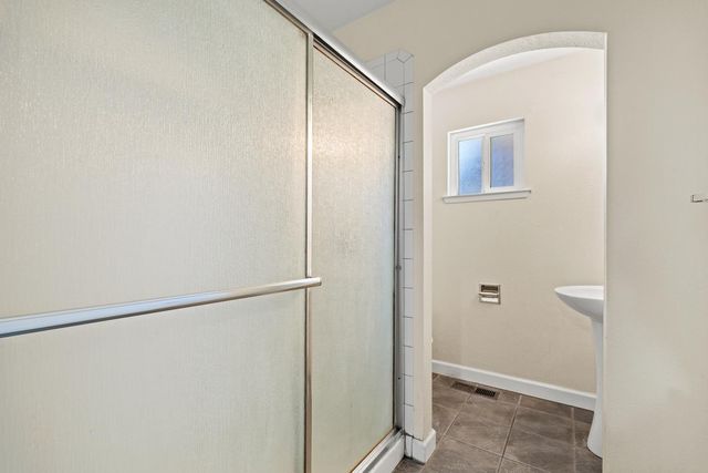 533 W Tokay St, Lodi, CA 95240