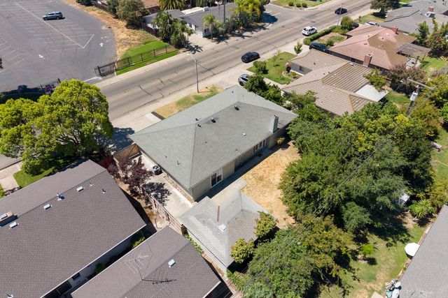 533 W Tokay St, Lodi, CA 95240