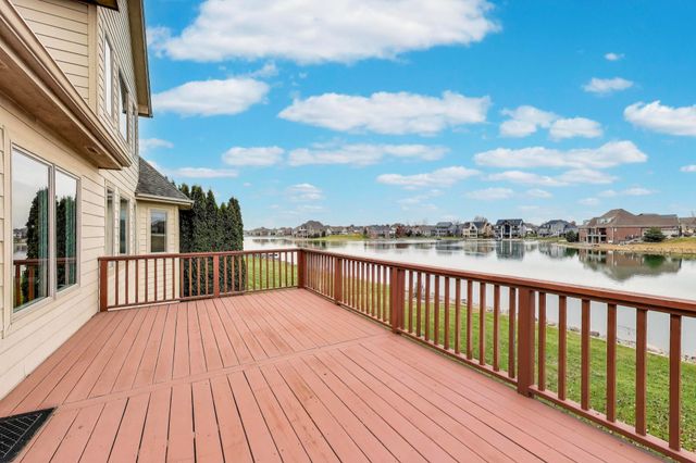 8910 Doubletree Drive S, Crown Point, IN 46307