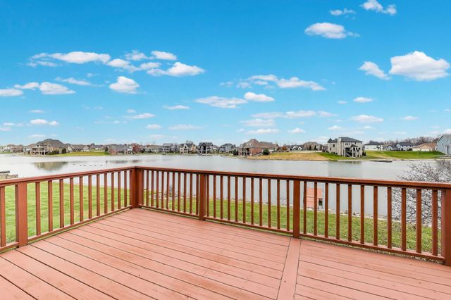 8910 Doubletree Drive S, Crown Point, IN 46307