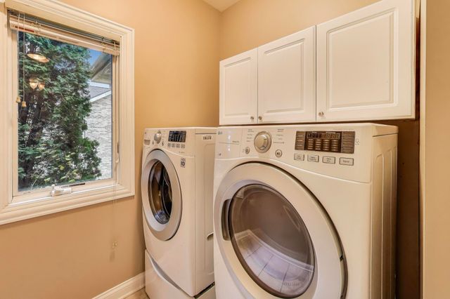 8910 Doubletree Drive S, Crown Point, IN 46307