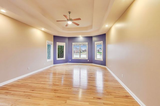 8910 Doubletree Drive S, Crown Point, IN 46307