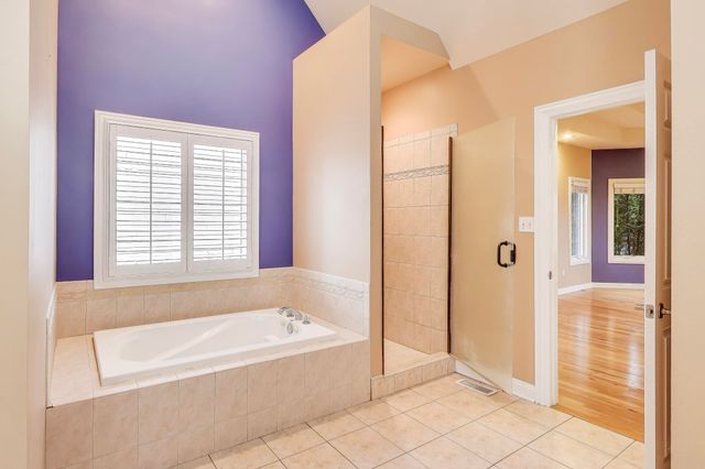 8910 Doubletree Drive S, Crown Point, IN 46307