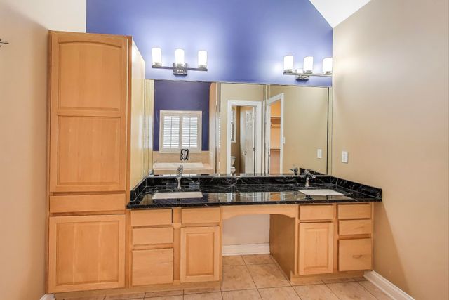 8910 Doubletree Drive S, Crown Point, IN 46307