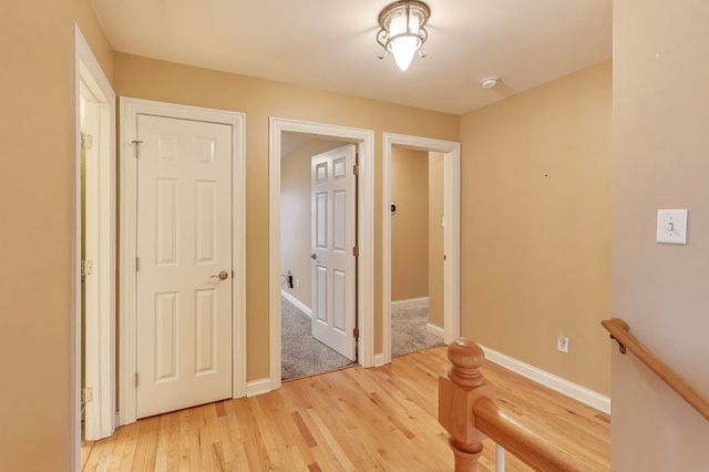 8910 Doubletree Drive S, Crown Point, IN 46307