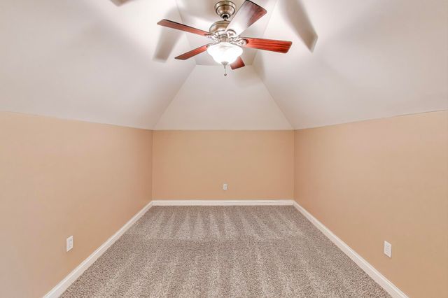 8910 Doubletree Drive S, Crown Point, IN 46307