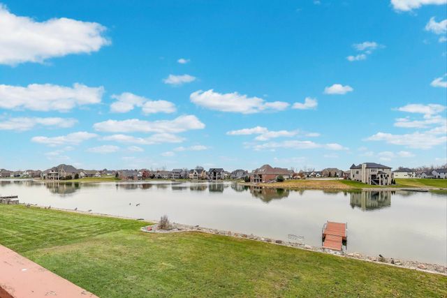 8910 Doubletree Drive S, Crown Point, IN 46307