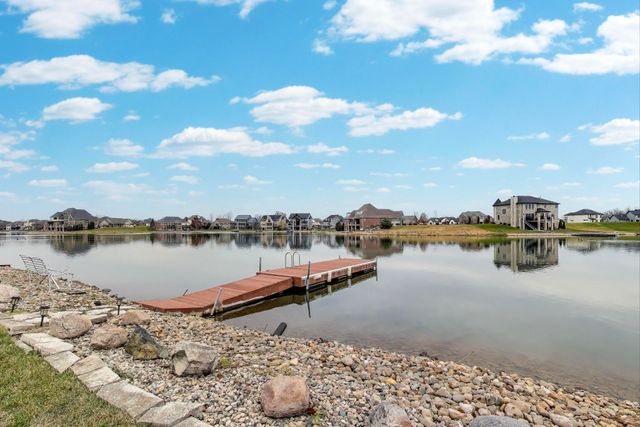 8910 Doubletree Drive S, Crown Point, IN 46307