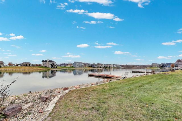 8910 Doubletree Drive S, Crown Point, IN 46307