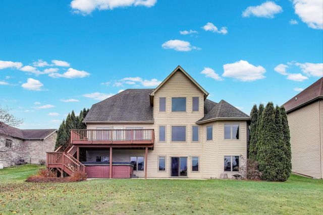 8910 Doubletree Drive S, Crown Point, IN 46307