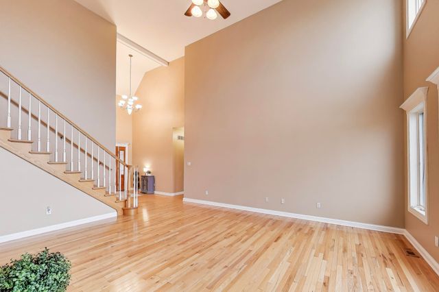 8910 Doubletree Drive S, Crown Point, IN 46307