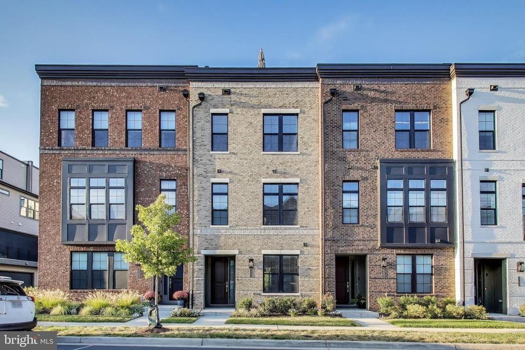 43466 GRANDMOORE ST, Ashburn, VA 20148