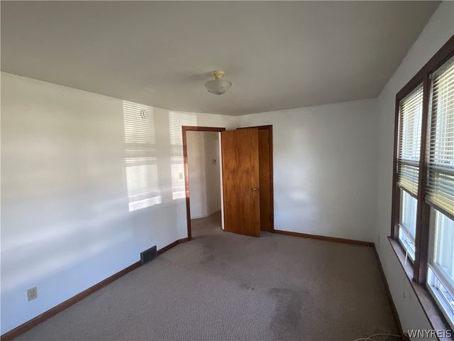 1212 90th Street, Niagara Falls, NY 14304