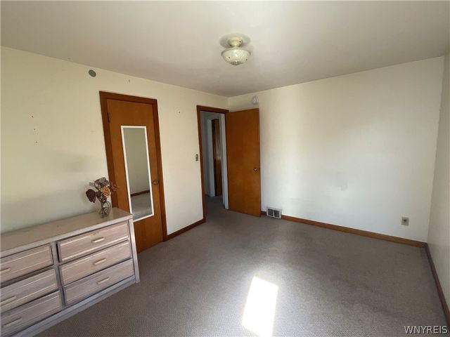 1212 90th Street, Niagara Falls, NY 14304
