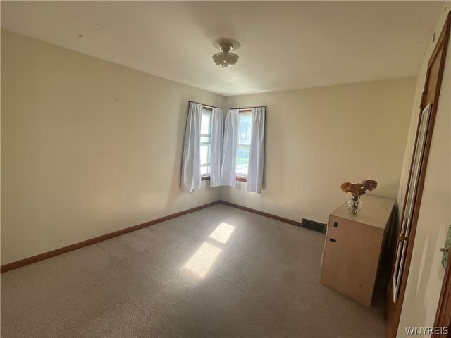 1212 90th Street, Niagara Falls, NY 14304