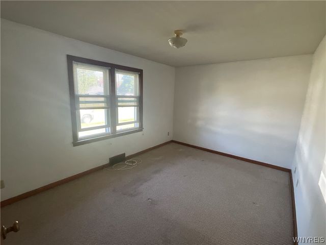 1212 90th Street, Niagara Falls, NY 14304