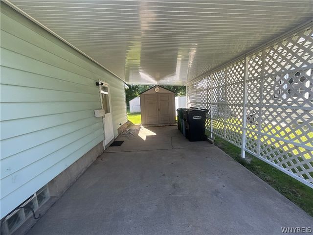 1212 90th Street, Niagara Falls, NY 14304