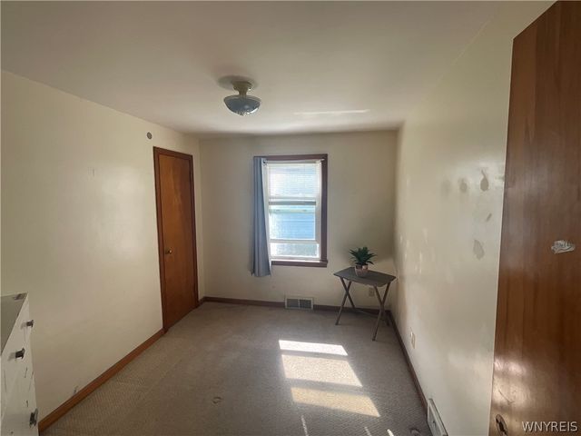 1212 90th Street, Niagara Falls, NY 14304