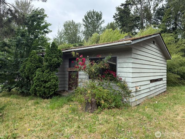 1810 S 27th Street, Renton, WA 98055