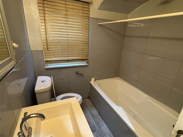 20290 Woodmont Street, Harper Woods, MI 48225