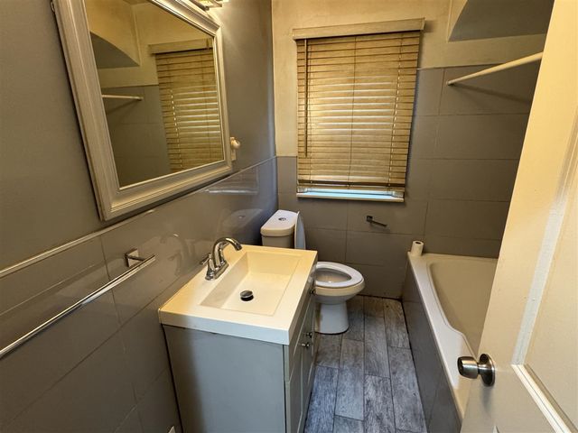 20290 Woodmont Street, Harper Woods, MI 48225