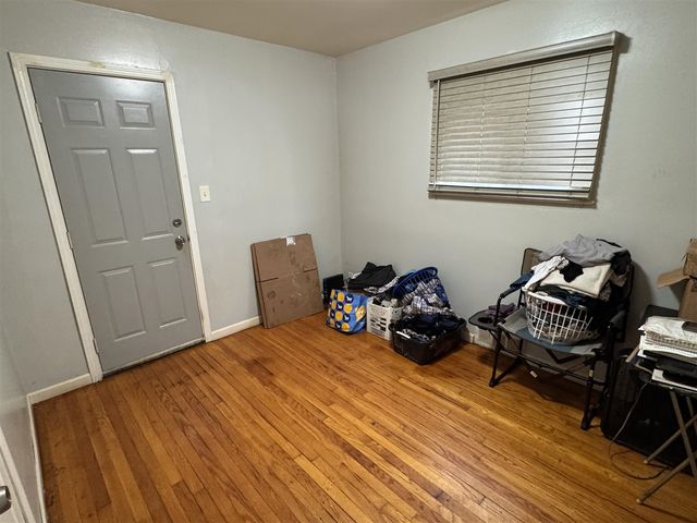 20290 Woodmont Street, Harper Woods, MI 48225