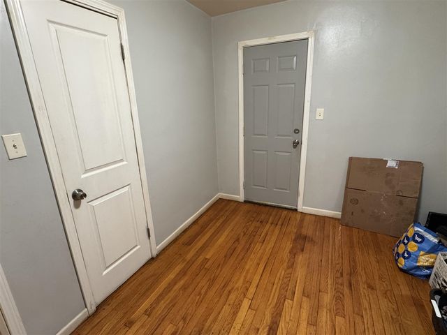 20290 Woodmont Street, Harper Woods, MI 48225