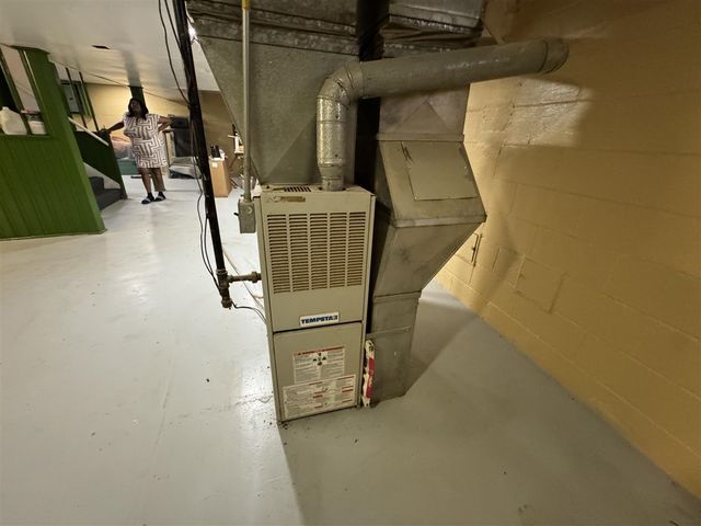 20290 Woodmont Street, Harper Woods, MI 48225