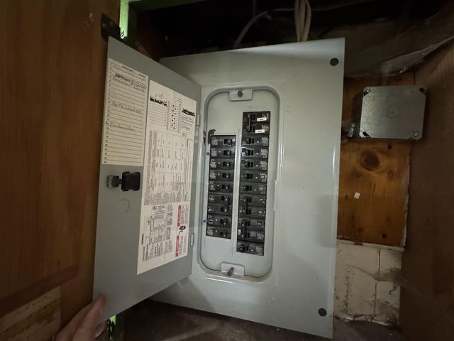 20290 Woodmont Street, Harper Woods, MI 48225