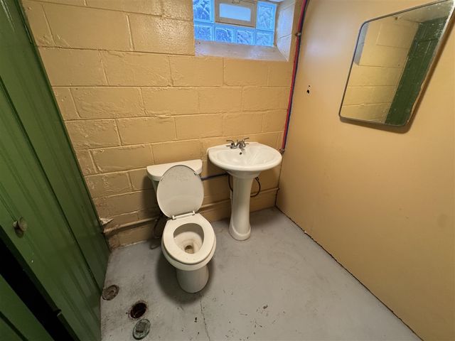 20290 Woodmont Street, Harper Woods, MI 48225