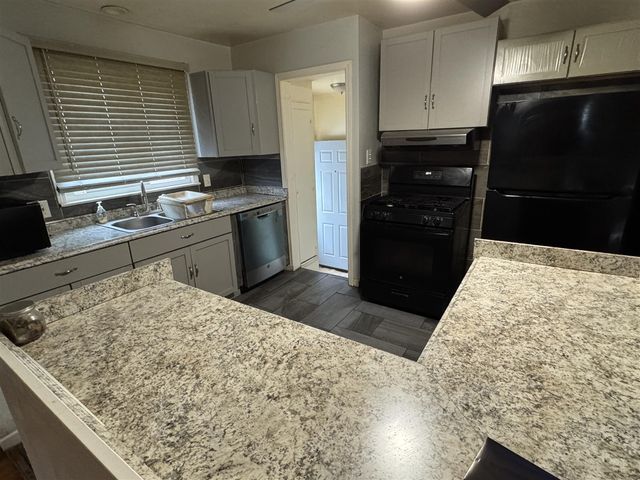 20290 Woodmont Street, Harper Woods, MI 48225