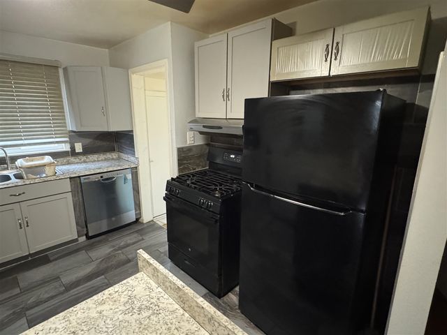 20290 Woodmont Street, Harper Woods, MI 48225