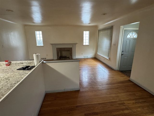 20290 Woodmont Street, Harper Woods, MI 48225