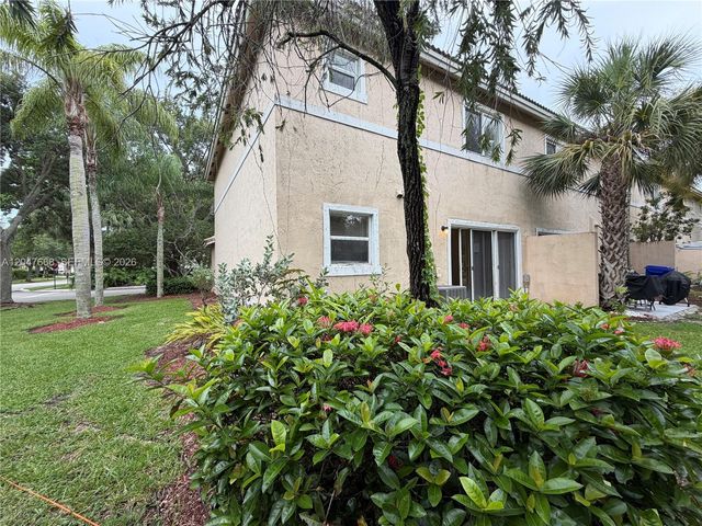 2296 NW 170th Avenue, Pembroke Pines, FL 33028