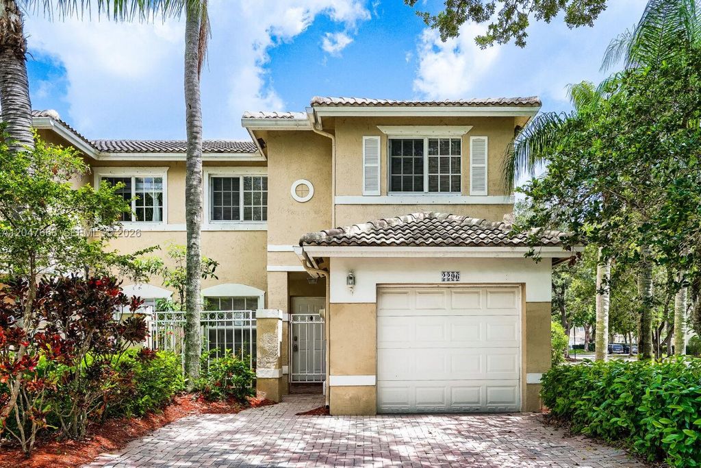 2296 NW 170th Avenue, Pembroke Pines, FL 33028