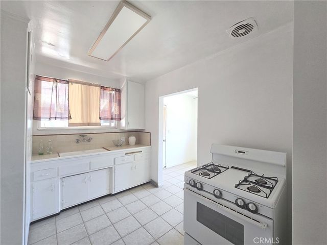 15716 Larch Avenue, Lawndale, CA 90260