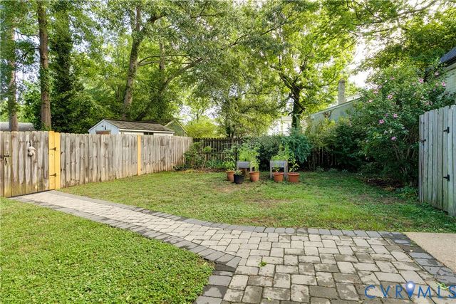 704 Pepper Ave, Richmond, VA 23226