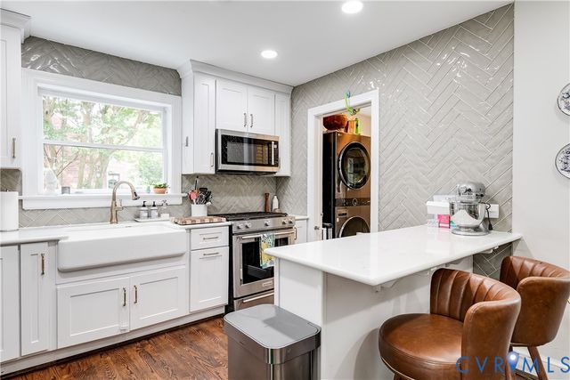 704 Pepper Ave, Richmond, VA 23226