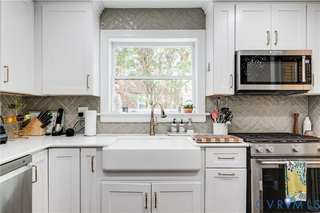 704 Pepper Ave, Richmond, VA 23226